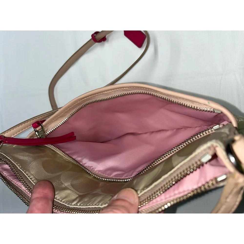 Coach Tan Pink Womens B1376-24861 Signature C Adjustable‎ Strap Crossbody Bag